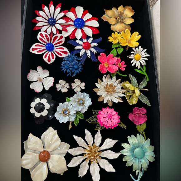 Preview Sun Aug 17 Brooches - Picture 3 of 7